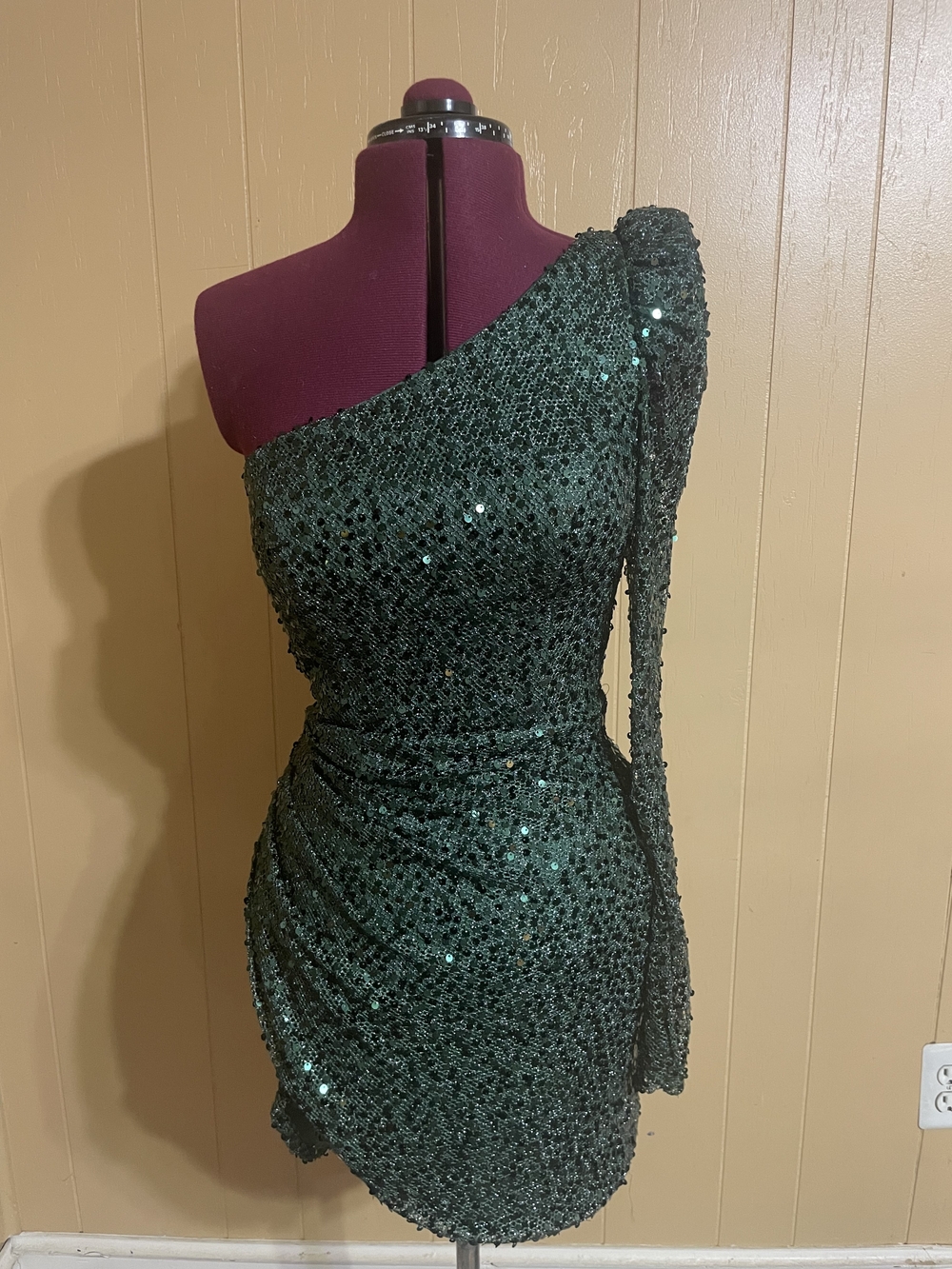 One-Shoulder Emerald Sequin Party Dress